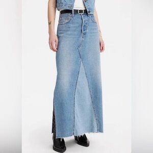 Levi’s women’s Icon Long Denim Skirt with side Slit (size 25)